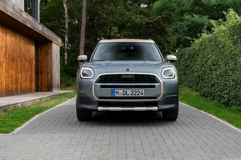 Mini Countryman thế hệ mới ra mắt thị trường Việt Nam, giá dự kiến khoảng 2,2 tỷ Mini Countryman thế hệ mới ra mắt thị trường Việt Nam, giá dự kiến khoảng 2,2 tỷ