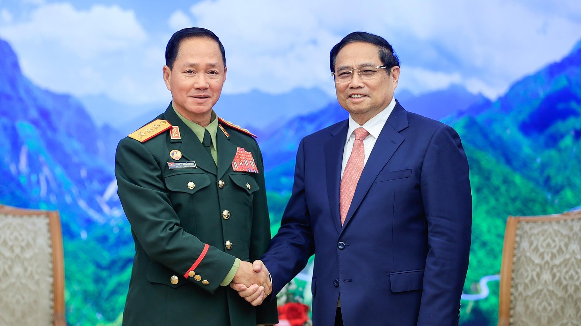 thu tuong pham minh chinh tiep thuong tuong khamliang outhakaysone bo truong quoc phong lao