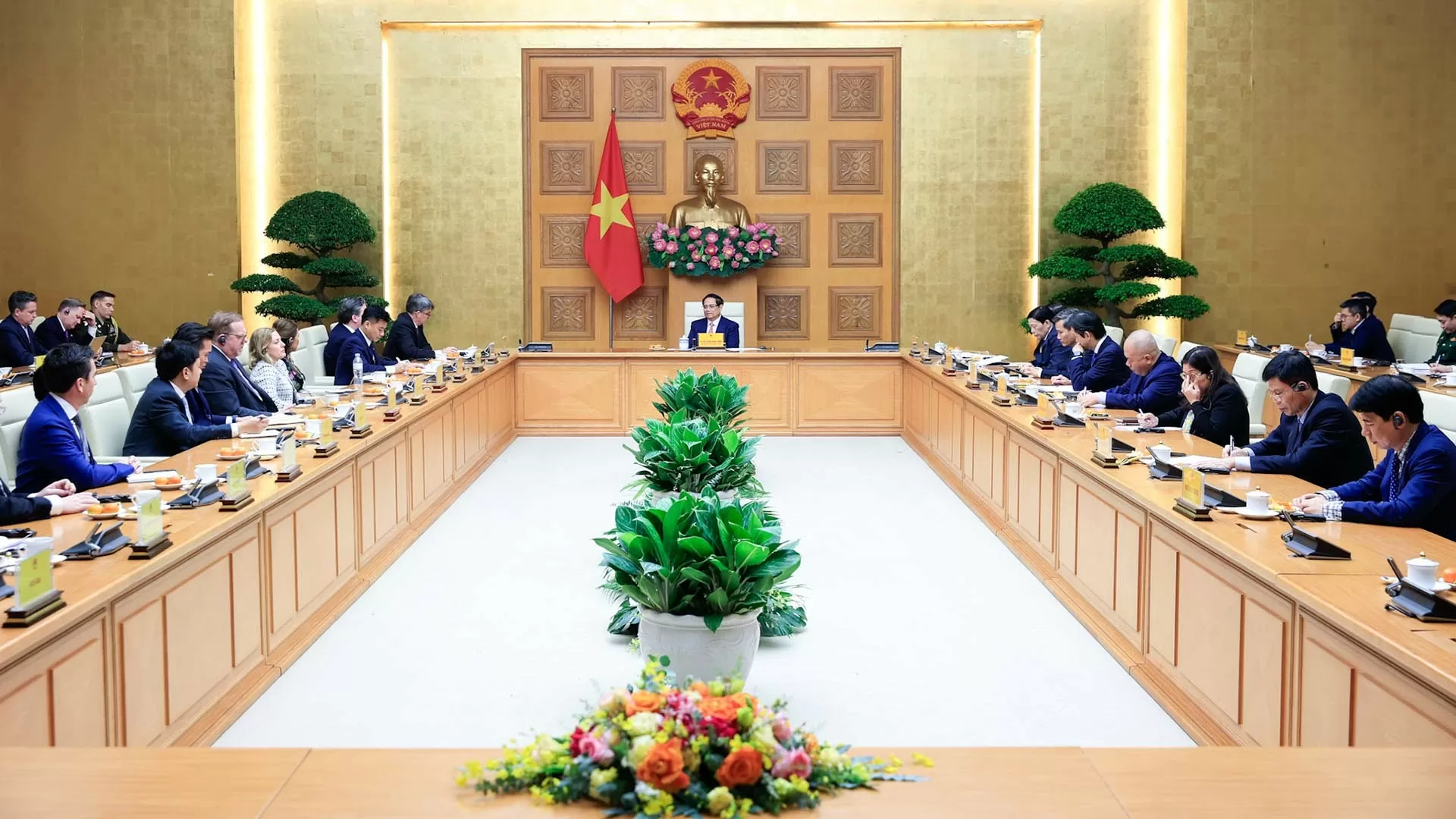 Thủ tướng tiếp đoàn doanh nghiệp hàng không vũ trụ, quốc phòng, an ninh của Hoa Kỳ Thủ tướng tiếp đoàn doanh nghiệp hàng không vũ trụ, quốc phòng, an ninh của Hoa Kỳ