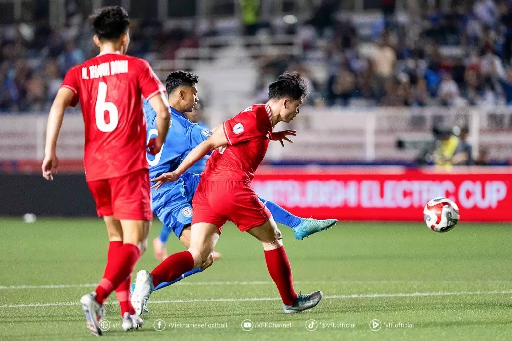 Philippines 1 - 1 Việt Nam: Thoát hiểm trong gang tấc Philippines 1 - 1 Việt Nam: Thoát hiểm trong gang tấc