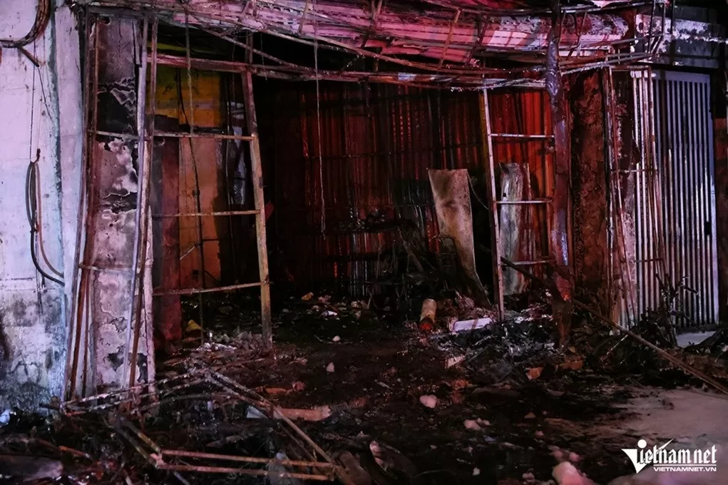 Hỗ trợ các nạn nhân vụ cháy trên đường Phạm Văn Đồng, TP. Hà Nội Hỗ trợ các nạn nhân vụ cháy trên đường Phạm Văn Đồng, TP. Hà Nội