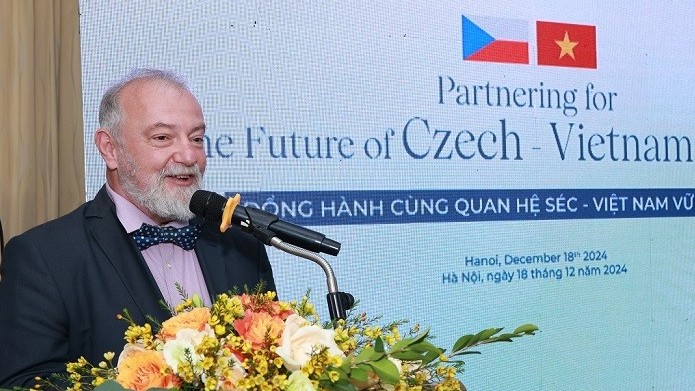 dai su hynek kmonicek khong co quoc gia chau a nao gan gui voi cong hoa czech nhu viet nam