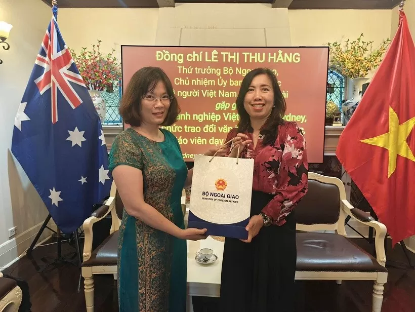 Thứ trưởng Lê Thị Thu Hằng gặp gỡ cộng đồng người Việt tại Sydney, Australia Thứ trưởng Lê Thị Thu Hằng gặp gỡ cộng đồng người Việt tại Sydney, Australia