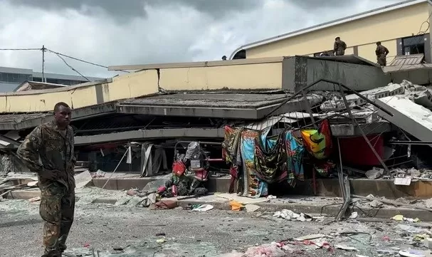 Vanuatu 'cầu cứu' cộng đồng quốc tế sau thảm họa động đất khiến hàng trăm người thương vong Vanuatu 'cầu cứu' cộng đồng quốc tế sau thảm họa động đất khiến hàng trăm người thương vong