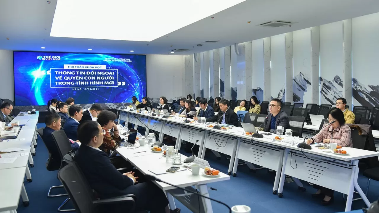 Hội thảo cũng thu hút nhiều ý kiến tham gia, đề xuất các giải pháp thiết thực nhằm thúc đẩy thông tin đối ngoại trong lĩnh vực quyền con người. (Ảnh: Anh Sơn) Hội thảo cũng thu hút nhiều ý kiến tham gia, đề xuất các giải pháp thiết thực nhằm thúc đẩy thông tin đối ngoại trong lĩnh vực quyền con người. (Ảnh: Anh Sơn)