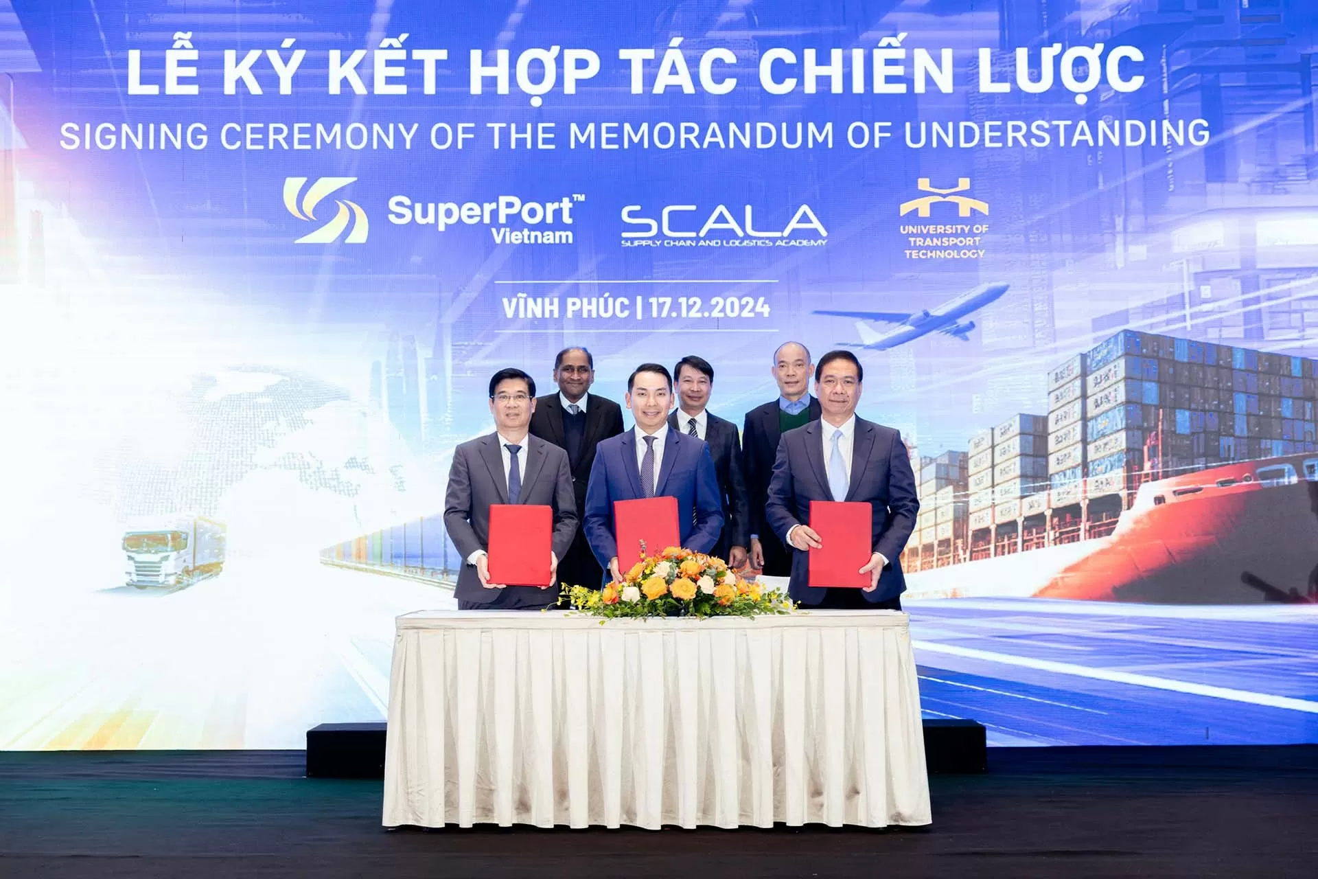 Việt Nam SuperPortTM, trường Đại học Công nghệ Giao thông Vận tải cùng Học viện Chuỗi cung ứng và Logistics Singapore hợp tác thành lập Phòng thí nghiệm logistics tiên tiến. Việt Nam SuperPortTM, trường Đại học Công nghệ Giao thông Vận tải cùng Học viện Chuỗi cung ứng và Logistics Singapore hợp tác thành lập Phòng thí nghiệm logistics tiên tiến.