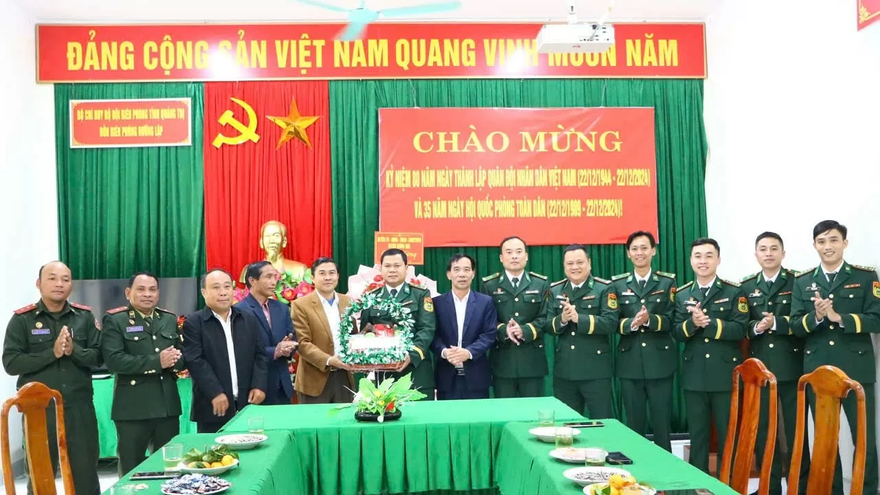 Đồn biên phòng Quảng Trị trao sinh kế cho người dân miền núi Đồn biên phòng Quảng Trị trao sinh kế cho người dân miền núi