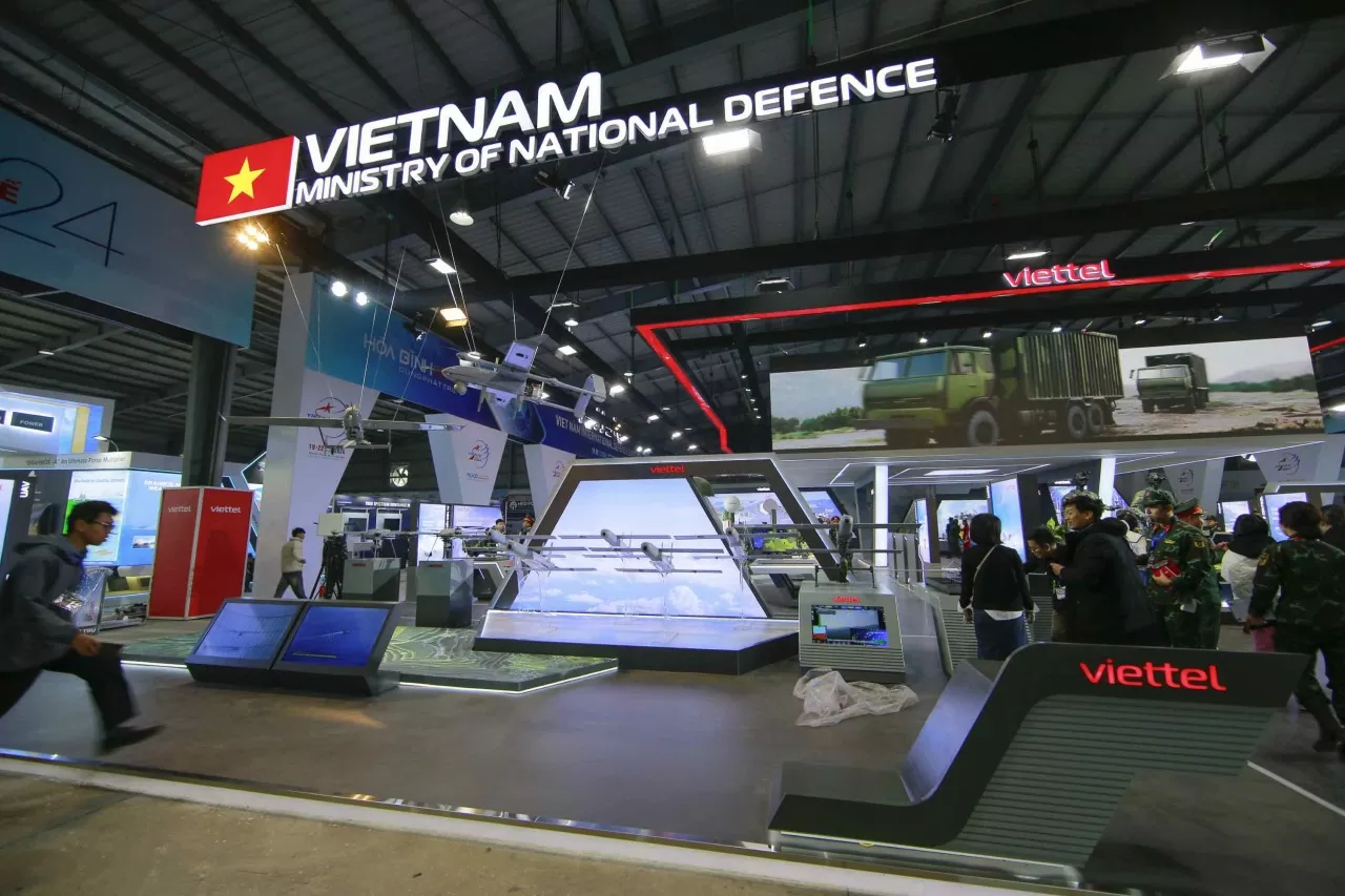 Gian trưng bày của Viettel tại Triển lãm Quốc phòng quốc tế Việt Nam 2024. (Ảnh: Ngọc Anh) Gian trưng bày của Viettel tại Triển lãm Quốc phòng quốc tế Việt Nam 2024. (Ảnh: Ngọc Anh)