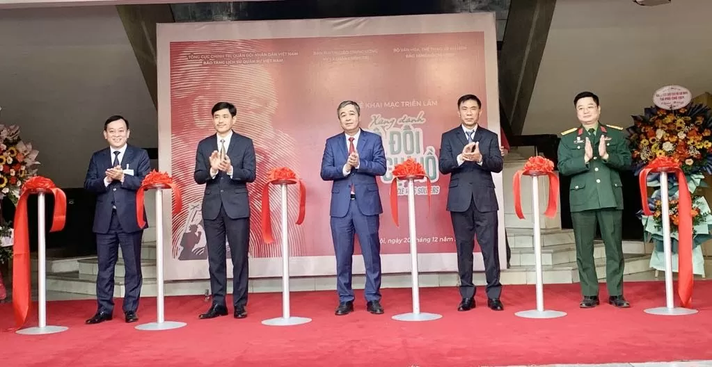 Khai mạc Triển lãm ‘Xứng danh bộ đội Cụ Hồ’ Khai mạc Triển lãm ‘Xứng danh bộ đội Cụ Hồ’