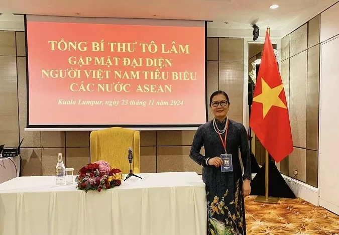 Mái nhà luôn ấm tình quê hương