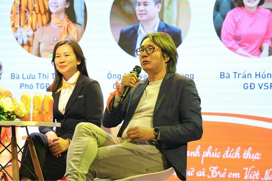 Nhà báo Trương Anh Ngọc nhấn mạnh dạy trẻ tự lập là yếu tố tiên quyết trong thúc đẩy bình đẳng giới trong gia đình. Nhà báo Trương Anh Ngọc nhấn mạnh dạy trẻ tự lập là yếu tố tiên quyết trong thúc đẩy bình đẳng giới trong gia đình.