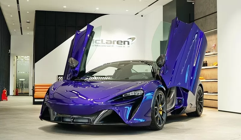 Cận cảnh siêu xe mui trần McLaren Artura Spider ra mắt tại Việt Nam, giá 17 tỷ đồng Cận cảnh siêu xe mui trần McLaren Artura Spider ra mắt tại Việt Nam, giá 17 tỷ đồng