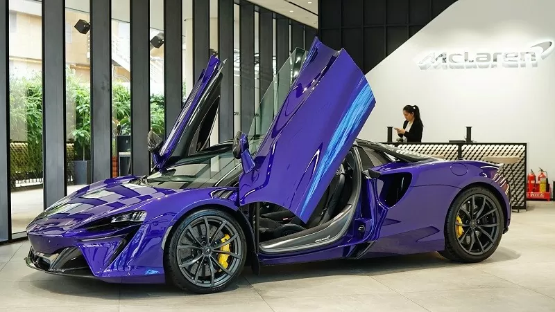 Cận cảnh siêu xe mui trần McLaren Artura Spider ra mắt tại Việt Nam, giá 17 tỷ đồng Cận cảnh siêu xe mui trần McLaren Artura Spider ra mắt tại Việt Nam, giá 17 tỷ đồng