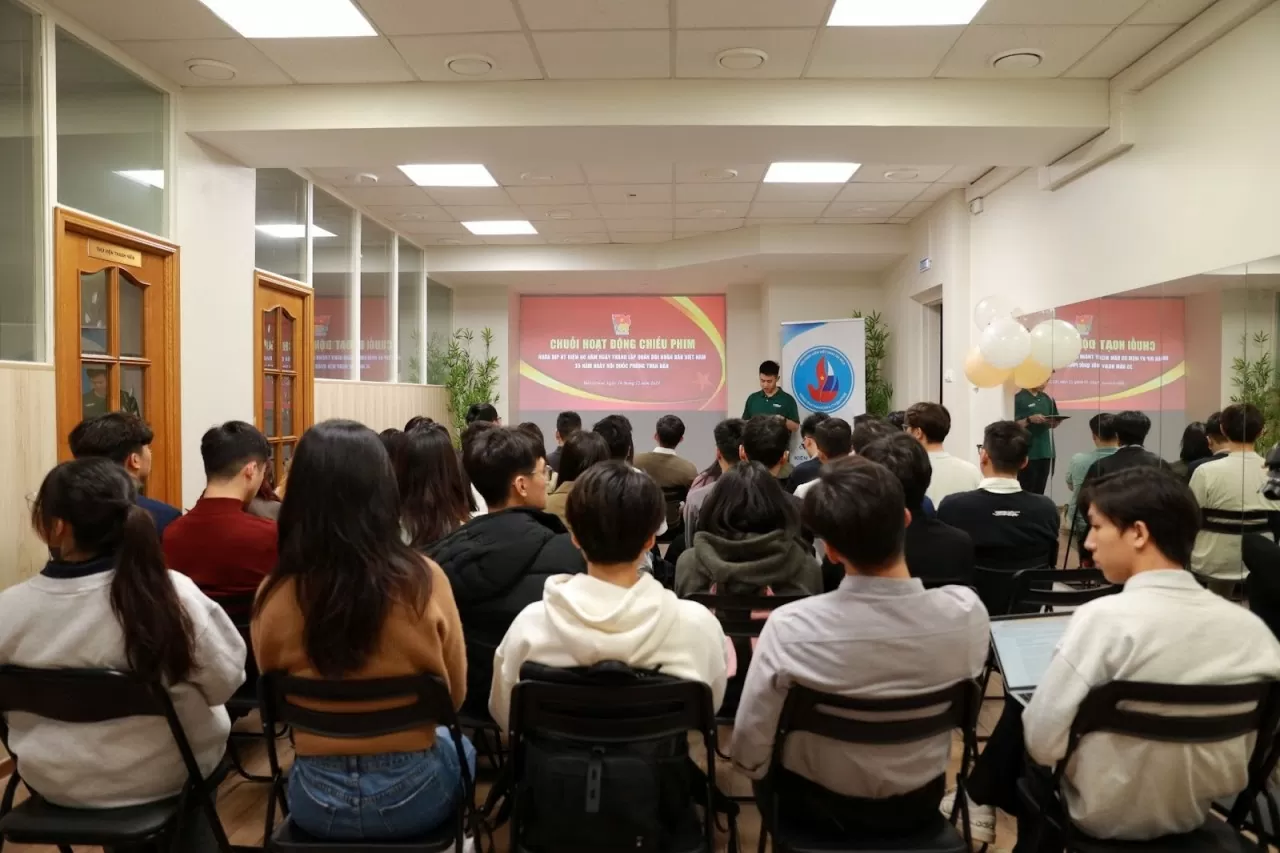Thế hệ trẻ Việt Nam tại Nga cùng hướng về lịch sử hào hùng của dân tộc Thế hệ trẻ Việt Nam tại Nga cùng hướng về lịch sử hào hùng của dân tộc