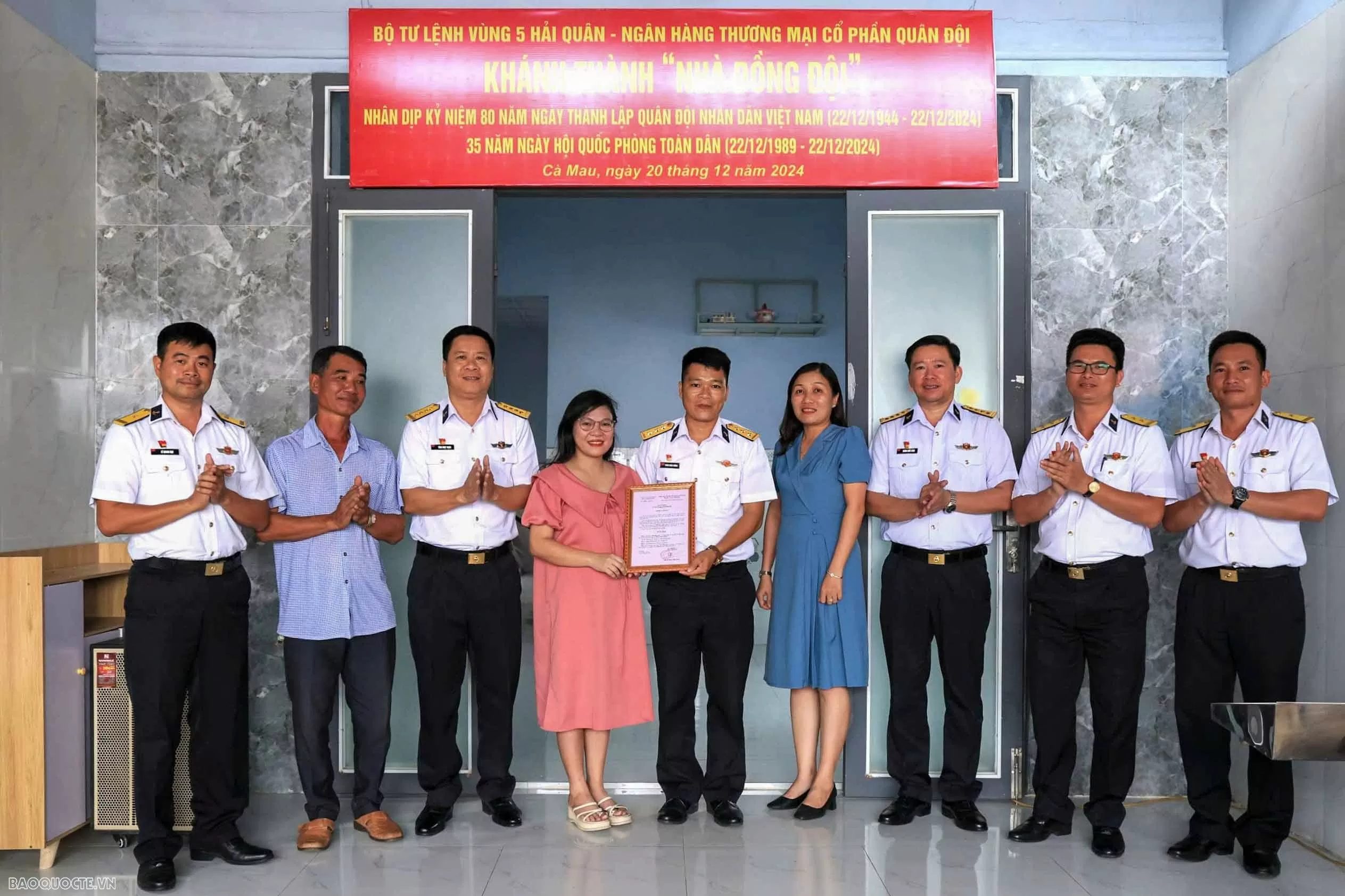 Bộ Tư lệnh Vùng 5 Hải quân bàn giao ‘Nhà đồng đội’ tại Cà Mau