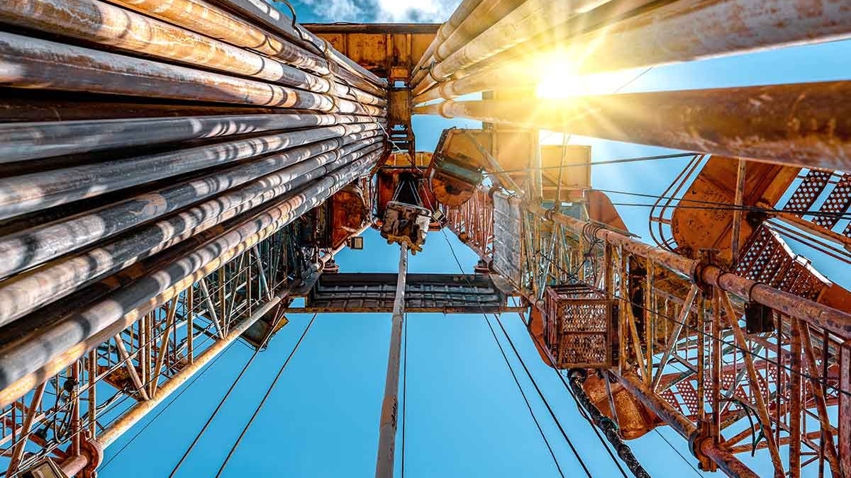 gia xang dau hom nay 311 tang nhe do lo ngai my ap thue doi voi dau tho nhap khau tu canada va mexico