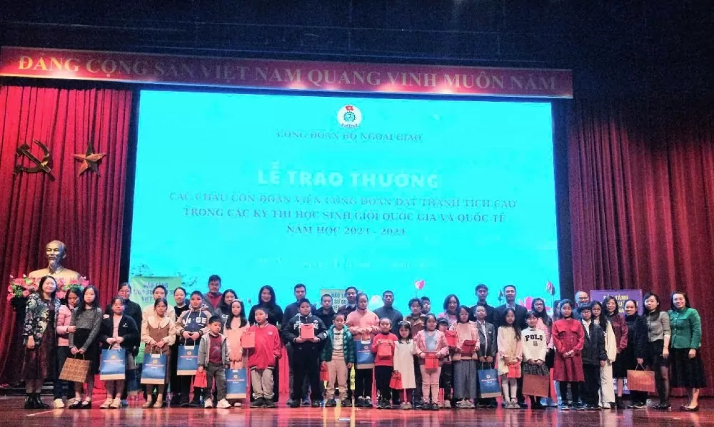 Biểu dương con đoàn viên Bộ Ngoại giao chinh phục các kỳ thi quốc gia và quốc tế Biểu dương con đoàn viên Bộ Ngoại giao chinh phục các kỳ thi quốc gia và quốc tế