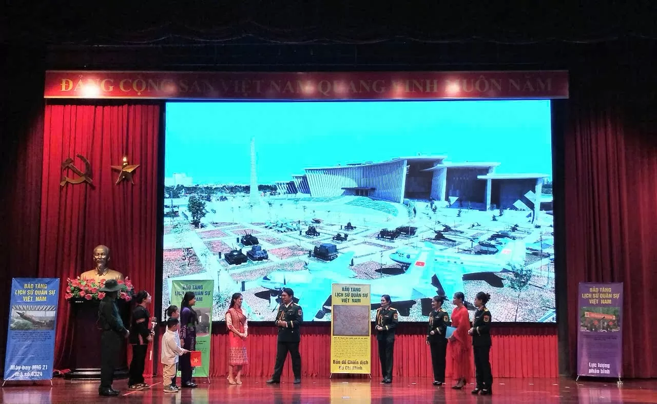 Biểu dương con đoàn viên Bộ Ngoại giao chinh phục các kỳ thi quốc gia và quốc tế Biểu dương con đoàn viên Bộ Ngoại giao chinh phục các kỳ thi quốc gia và quốc tế