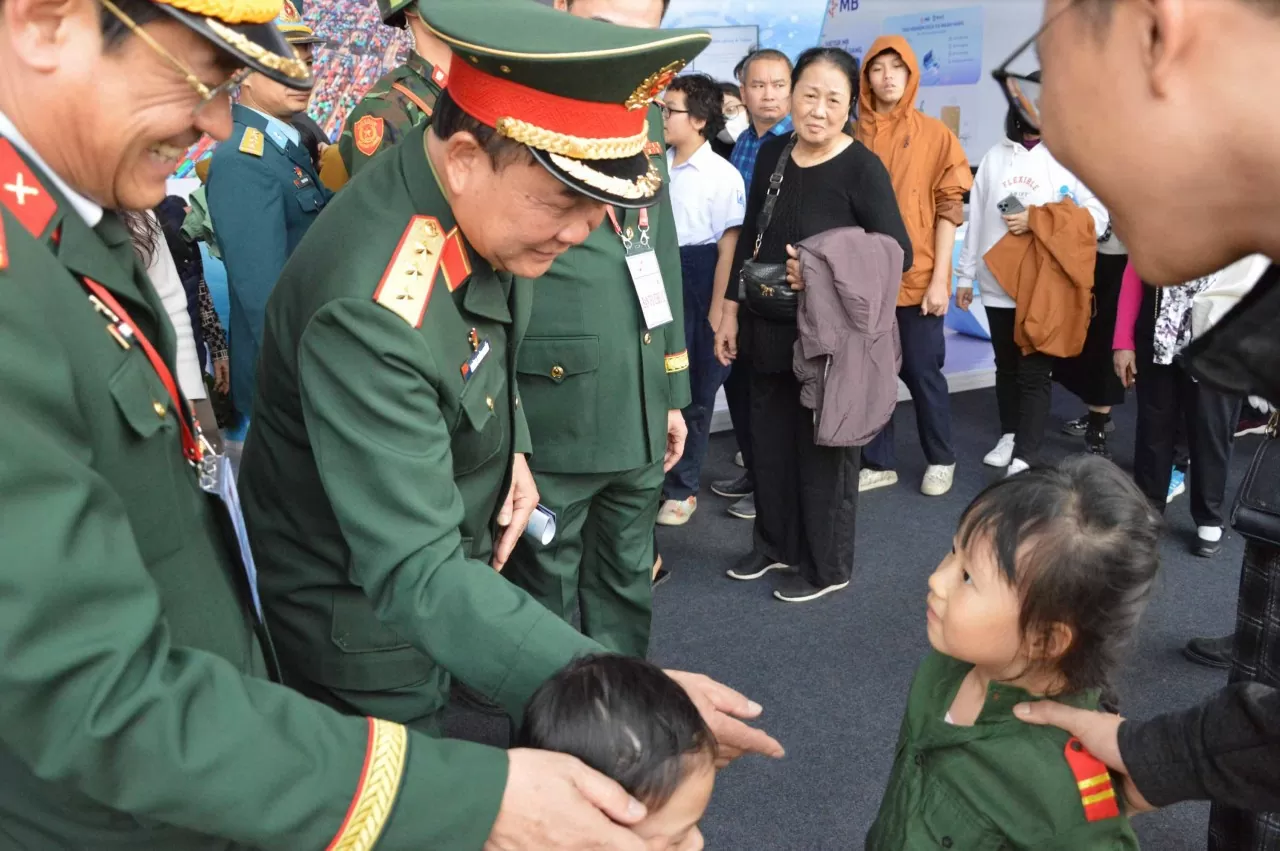 Thượng tướng Hoàng Xuân Chiến: Sẽ mở cửa Triển lãm thêm 1 ngày để đón tiếp nhân dân Thượng tướng Hoàng Xuân Chiến: Sẽ mở cửa Triển lãm thêm 1 ngày để đón tiếp nhân dân