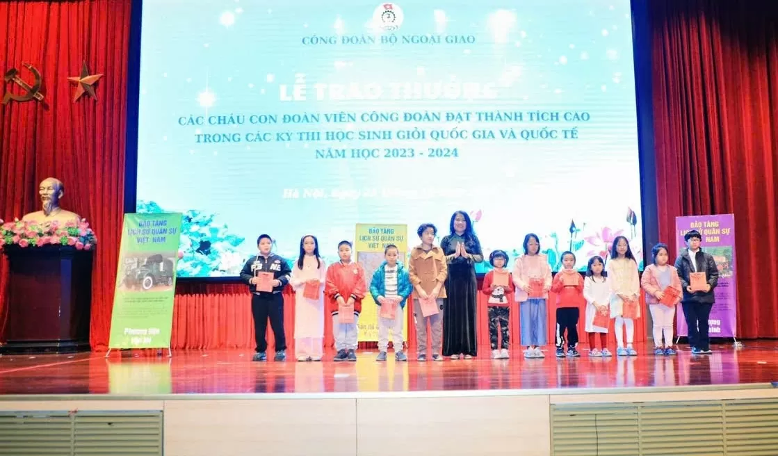 Biểu dương con đoàn viên Bộ Ngoại giao chinh phục các kỳ thi quốc gia và quốc tế Biểu dương con đoàn viên Bộ Ngoại giao chinh phục các kỳ thi quốc gia và quốc tế
