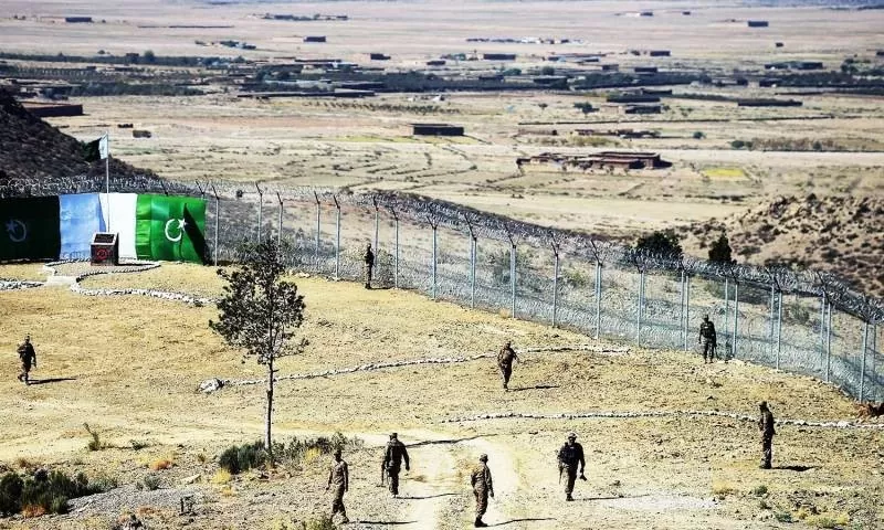 Tấn công tại đồn biên phòng Pakistan khiến 16 binh sĩ thiệt mạng Tấn công tại đồn biên phòng Pakistan khiến 16 binh sĩ thiệt mạng