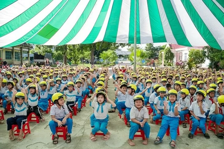 Prudential cùng hành trình 5 năm nâng cao ý thức an toàn giao thông tại Việt Nam Prudential cùng hành trình 5 năm nâng cao ý thức an toàn giao thông tại Việt Nam
