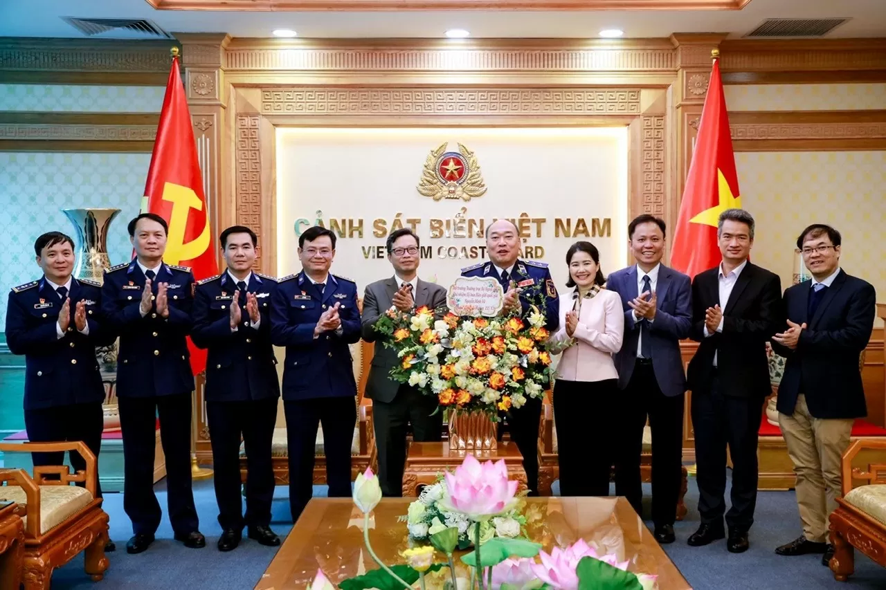 Lãnh đạo Ủy ban Biên giới quốc gia-Bộ Ngoại giao thăm, chúc mừng các đơn vị Bộ Quốc phòng nhân dịp kỷ niệm 80 năm ngày thành lập Quân đội nhân dân Việt Nam Lãnh đạo Ủy ban Biên giới quốc gia thăm và chúc mừng các đơn vị Bộ Quốc phòng