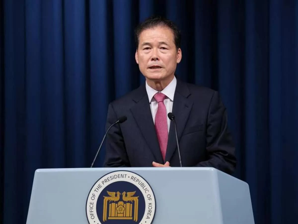 Hàn Quốc thẩm vấn Bộ trưởng Thống nhất và Giám đốc Cơ quan tình báo liên quan đến thiết quân luật Hàn Quốc thẩm vấn Bộ trưởng Thống nhất và Giám đốc Cơ quan tình báo liên quan đến thiết quân luật