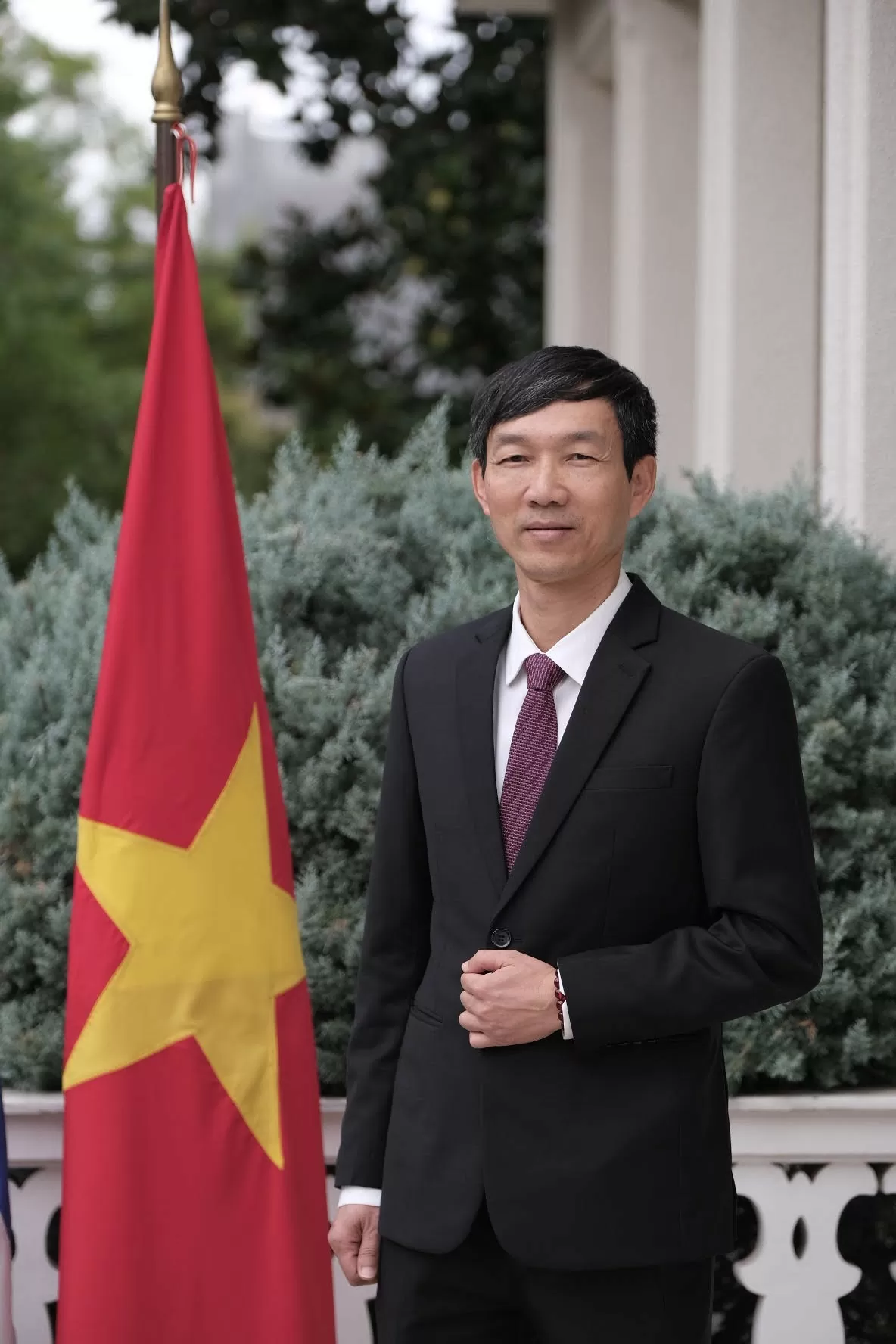 Đại sứ Lê Hồng Trường, nguyên Đại sứ Việt Nam tại Hy Lạp, nguyên Phó Tổng Biên tập Báo Thế giới và Việt Nam. Đại sứ Lê Hồng Trường, nguyên Đại sứ Việt Nam tại Hy Lạp, nguyên Phó Tổng Biên tập Báo Thế giới và Việt Nam.