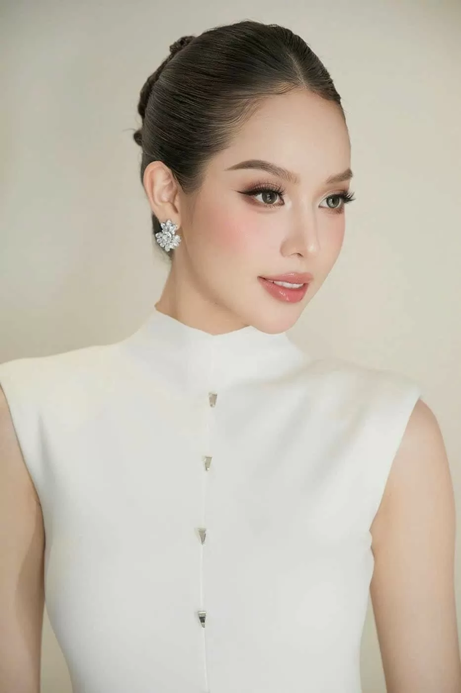 Nhan sắc 'Mỹ nhân của năm 2024' Huỳnh Thị Thanh Thủy Nhan sắc 'Mỹ nhân của năm 2024' Huỳnh Thị Thanh Thủy