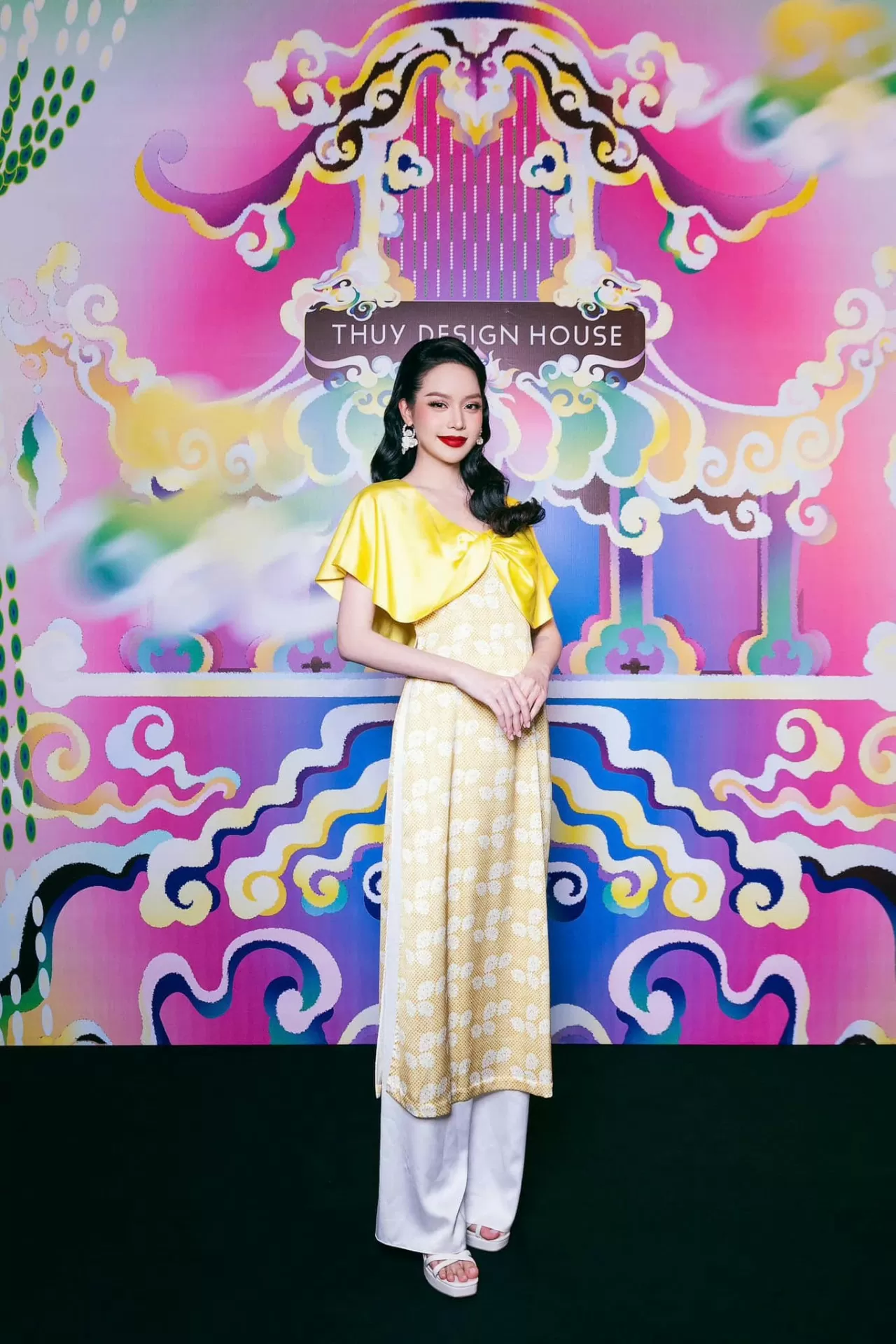 Nhan sắc 'Mỹ nhân của năm 2024' Huỳnh Thị Thanh Thủy Nhan sắc 'Mỹ nhân của năm 2024' Huỳnh Thị Thanh Thủy