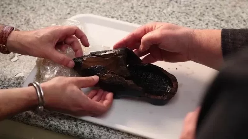 đôi giày gỗ đôi giày gỗ