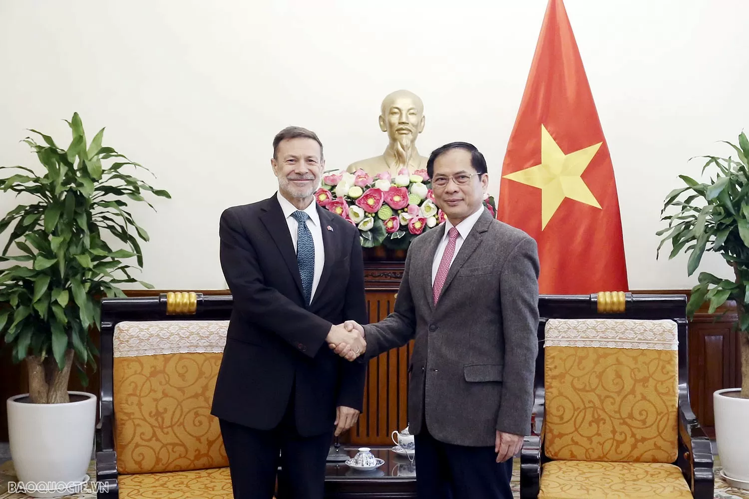 Phó Thủ tướng, Bộ trưởng Ngoại giao Bùi Thanh Sơn tiếp Đại sứ Úc Phó Thủ tướng, Bộ trưởng Ngoại giao Bùi Thanh Sơn tiếp Đại sứ Úc