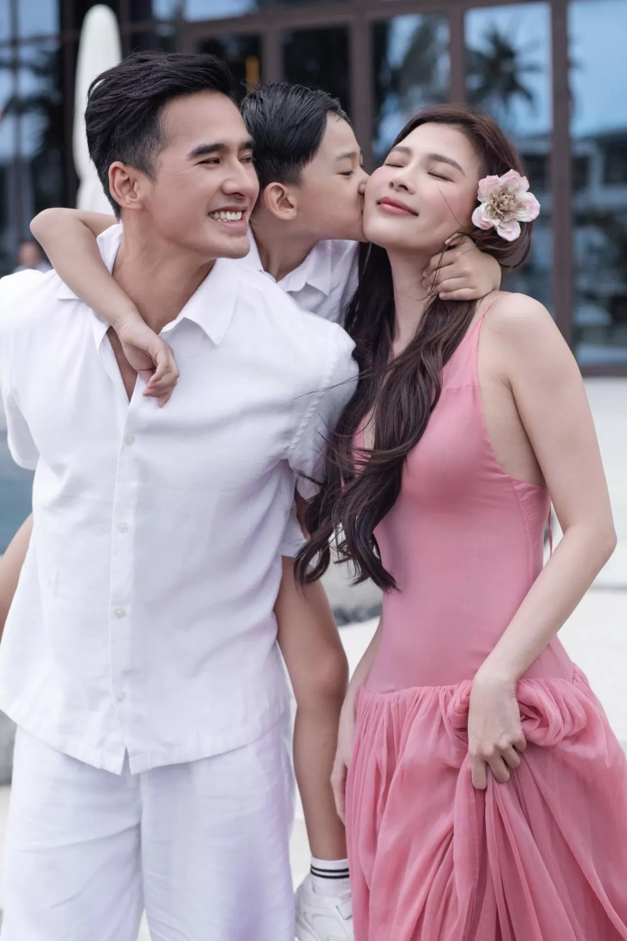 Không khí Noel ngập tràn trong mái ấm nhỏ của diễn viên Thúy Diễm Không khí Noel ngập tràn trong mái ấm nhỏ của diễn viên Thúy Diễm