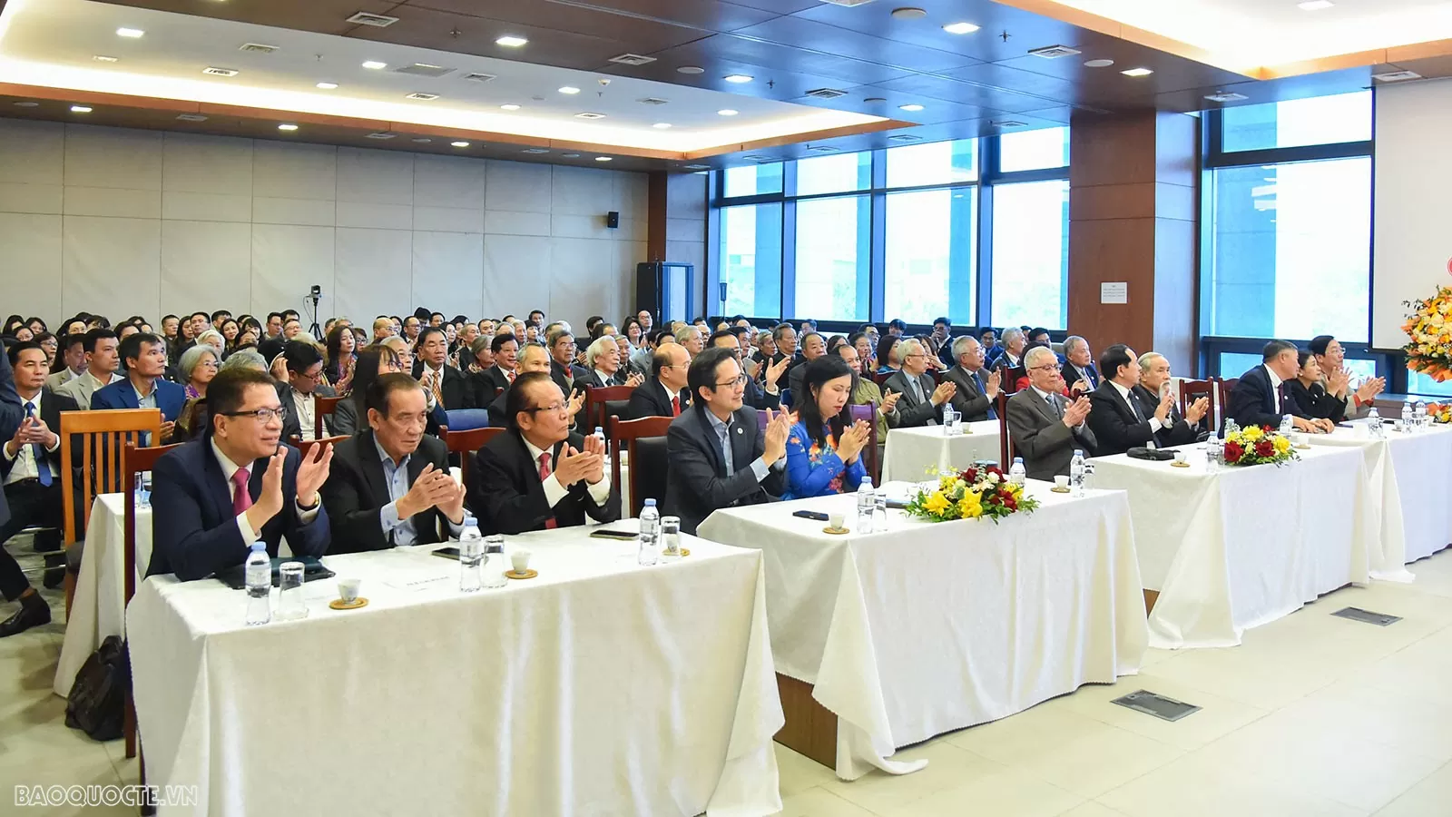 Vụ châu Âu, Bộ Ngoại giao đón nhận Huân chương Lao động hạng Nhất dịp kỷ niệm 70 năm thành lập Vụ Châu Âu, Bộ Ngoại giao đón nhận Huân chương Lao động hạng Nhất dịp kỷ niệm 70 năm thành lập