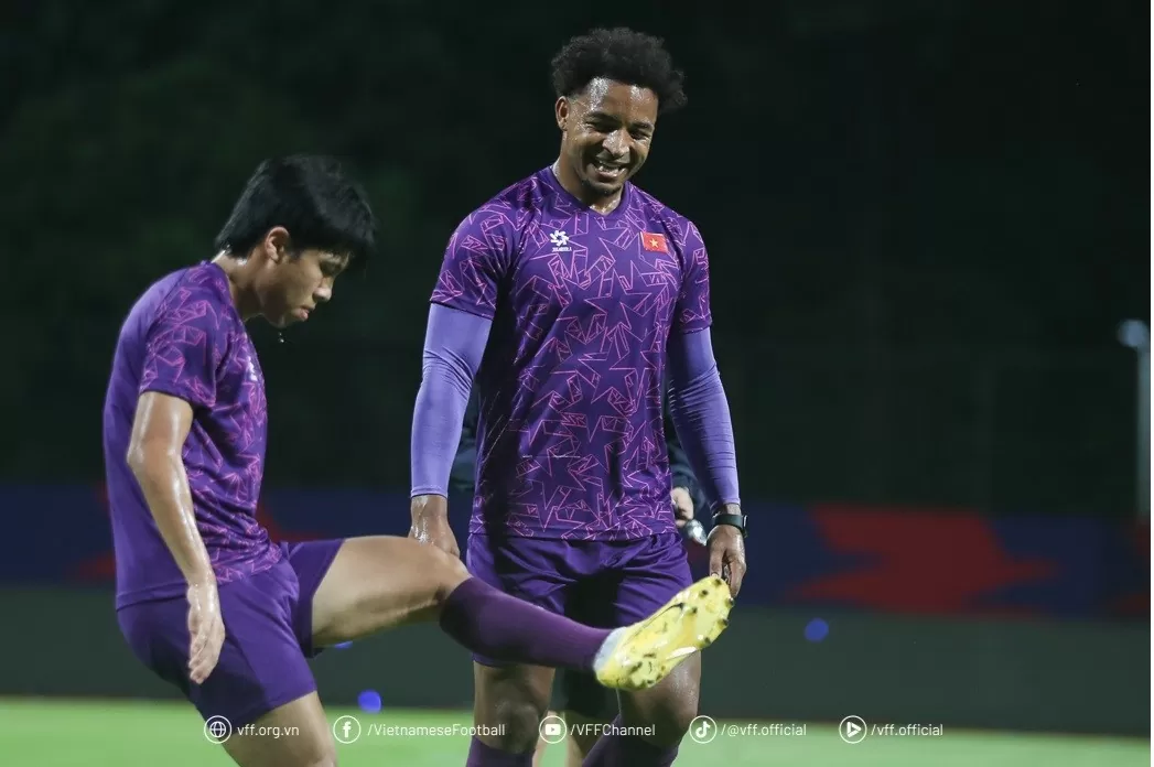 Đội tuyển Việt Nam cần thận trọng với mặt sân cỏ nhân tạo Jalal Besar Đội tuyển Việt Nam cần thận trọng với mặt sân cỏ nhân tạo Jalal Besar