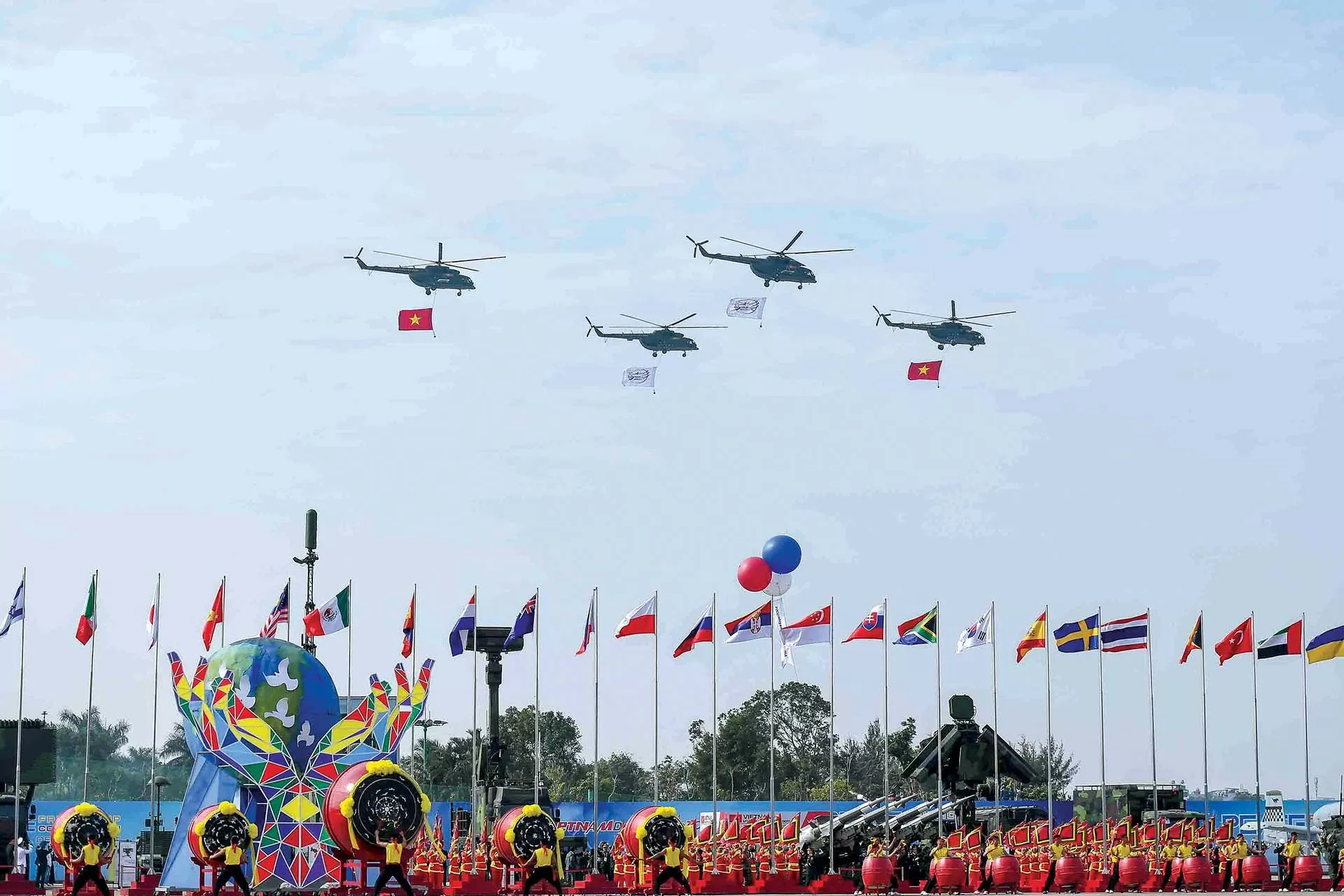 Triển lãm Quốc phòng quốc tế Việt Nam năm 2024, ngày 19/12. (Ảnh: Nguyễn Hồng) Triển lãm Quốc phòng quốc tế Việt Nam năm 2024, ngày 19/12. (Ảnh: Nguyễn Hồng)