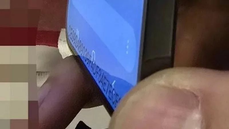 Hình ảnh Galaxy S25 bị đăng tải có chứa số nhận dạng thiết bị giúp Samsung phát hiện ra người rò rỉ Hình ảnh Galaxy S25 bị đăng tải có chứa số nhận dạng thiết bị giúp Samsung phát hiện ra người rò rỉ