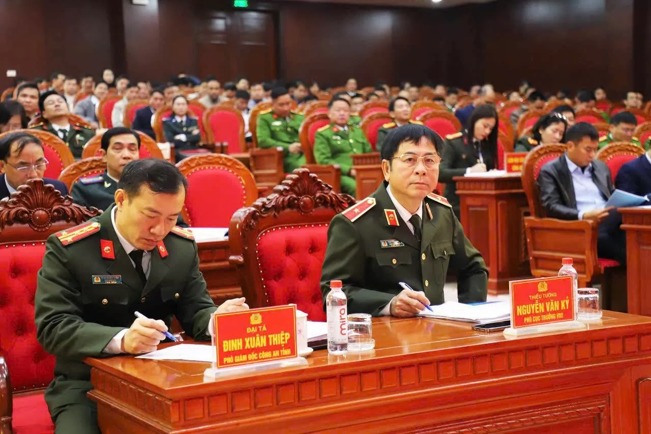 Hội nghị có sự tham dự của hơn 300 đại biểu đại diện các Sở, ngành và các thành viên Ban Chỉ đạo Nhân quyền tỉnh cùng lãnh đạo UBND các huyện, thị xã, thành phố, lãnh đạo các xã, phường, thị trấn tỉnh Yên Bái. (Nguồn: BTC) Hội nghị có sự tham dự của hơn 300 đại biểu đại diện các Sở, ngành và các thành viên Ban Chỉ đạo Nhân quyền tỉnh cùng lãnh đạo UBND các huyện, thị xã, thành phố, lãnh đạo các xã, phường, thị trấn tỉnh Yên Bái. (Nguồn: BTC)