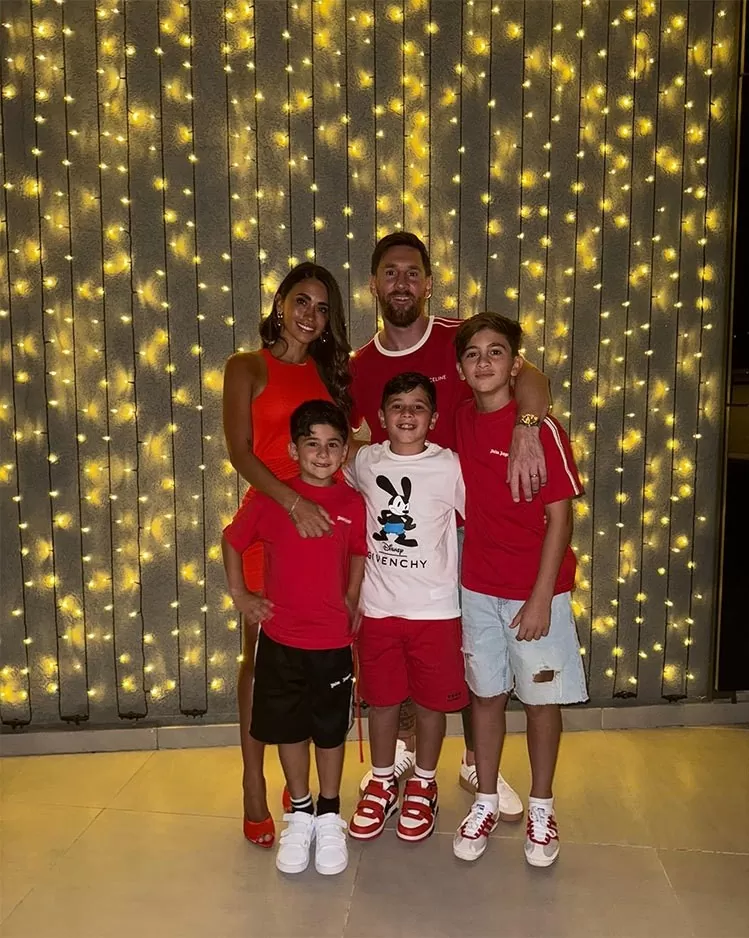 Hình ảnh sao sân cỏ thế giới vui bên gia đình đón Giáng sinh Hình ảnh sao sân cỏ thế giới vui bên gia đình đón Giáng sinh