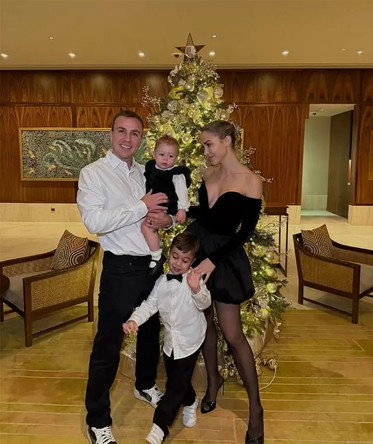 Hình ảnh sao sân cỏ thế giới vui bên gia đình đón Giáng sinh Hình ảnh sao sân cỏ thế giới vui bên gia đình đón Giáng sinh