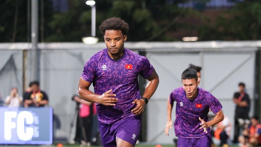 tro ly hlv doi tuyen singpore bay cach vo hieu hoa chan sut xuan son