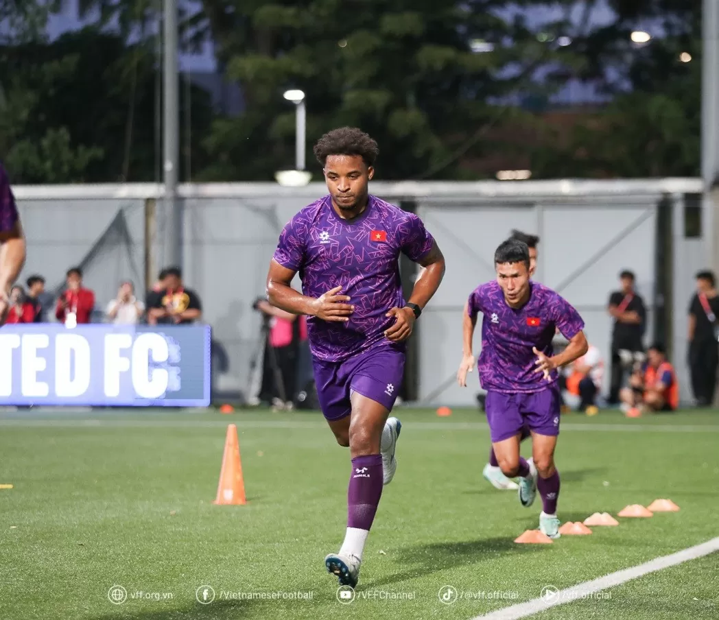 Trợ lý HLV đội tuyển Singpore chỉ cách vô hiệu hóa chân sút Xuân Son Trợ lý HLV đội tuyển Singpore chỉ cách vô hiệu hóa chân sút Xuân Son