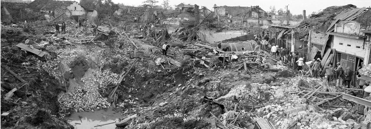 Những em bé Khâm Thiên và tình người trên vùng đất cháy