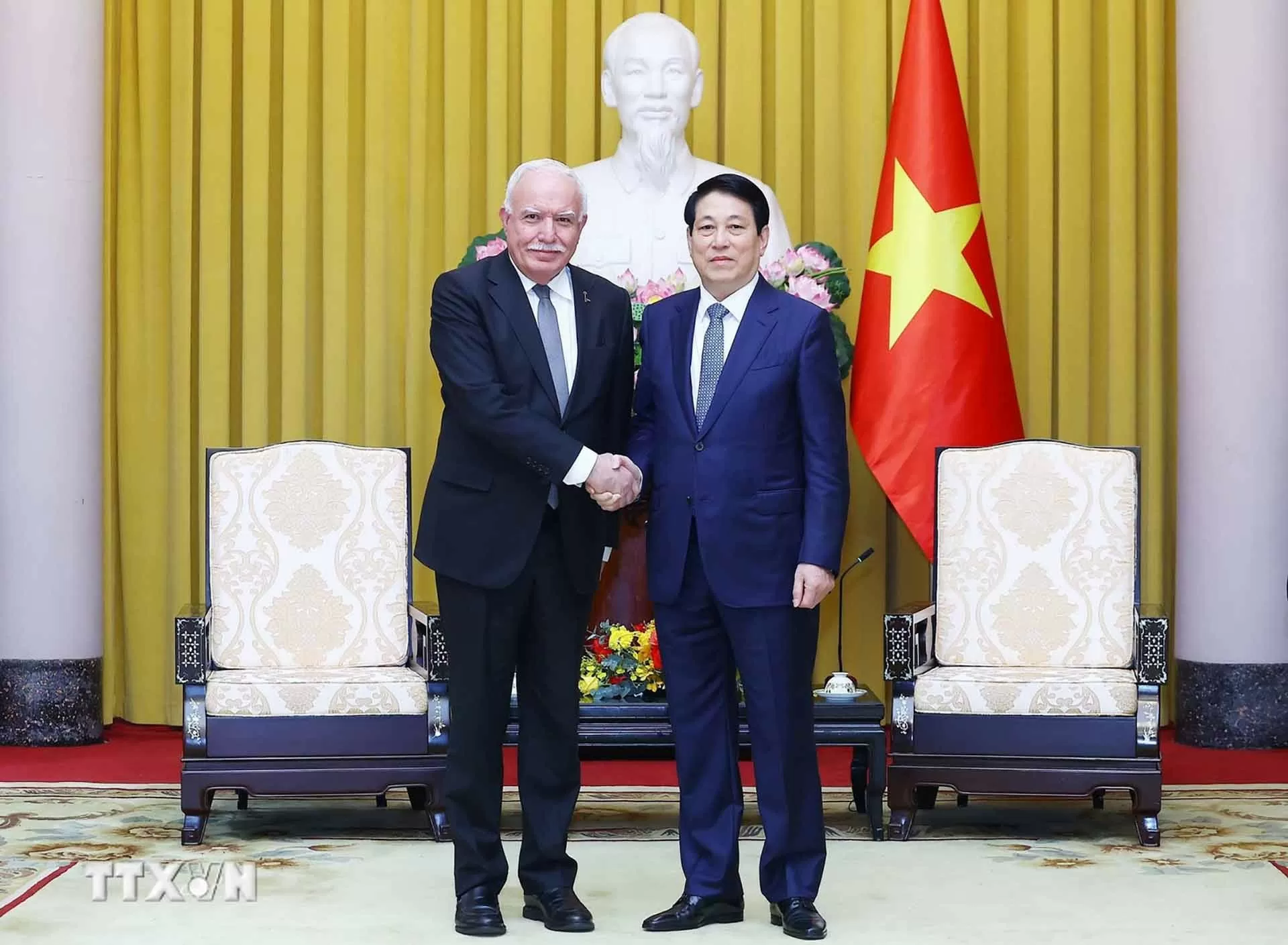 Chủ tịch nước Lương Cường tiếp ông Riad Malki, Đặc phái viên, Cố vấn Tổng thống Palestine. (Nguồn: TTXVN)