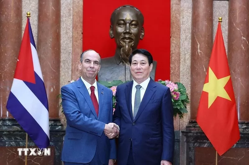 Chủ tịch nước Lương Cường tiếp Đại sứ Cộng hòa Cuba tại Việt Nam Rogelio Polanco Fuentes. (Ảnh: Lâm Khánh/ TTXVN) Chủ tịch nước Lương Cường tiếp Đại sứ Cộng hòa Cuba tại Việt Nam Rogelio Polanco Fuentes. (Ảnh: Lâm Khánh/ TTXVN)