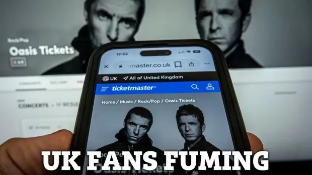 Loạt sao MU chờ xin cầu thủ Man City xem ban nhạc rock Oasis biểu diễn Loạt sao MU chờ xin cầu thủ Man City xem ban nhạc rock Oasis biểu diễn