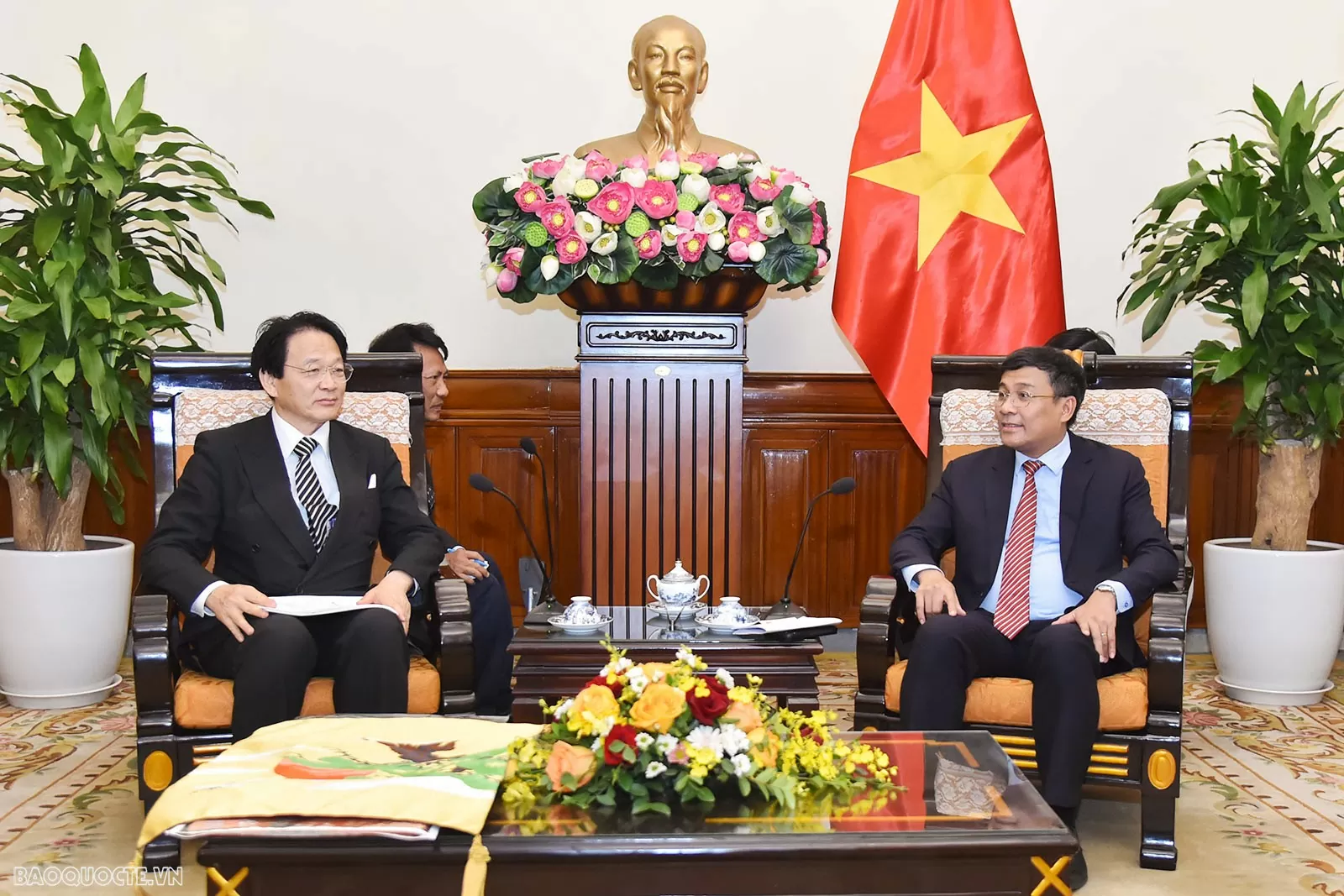 Thứ trưởng Thường trực Nguyễn Minh Vũ tiếp Lãnh sự danh dự Việt Nam tại thành phố Nagoya, Nhật Bản Thứ trưởng Thường trực Nguyễn Minh Vũ tiếp Lãnh sự danh dự Việt Nam tại thành phố Nagoya, Nhật Bản