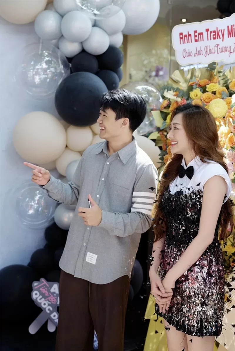 CEO Vũ Đình Đức và diễn viên Phương Lan CEO Vũ Đình Đức và diễn viên Phương Lan