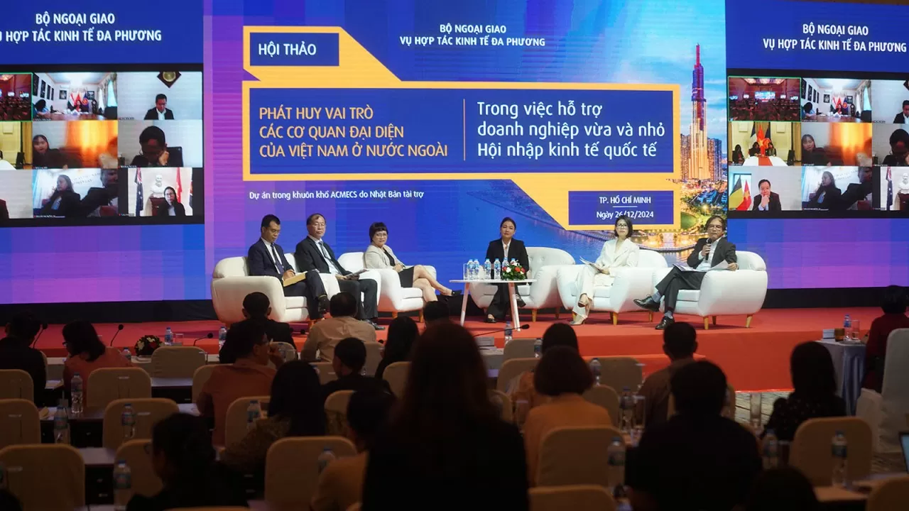TS. Tô Hoài Nam: Sự đồng hành của các cơ quan đại diện sẽ hỗ trợ doanh nghiệp vừa và nhỏ tự tin bước ra ‘biển lớn’ TS. Tô Hoài Nam: Sự đồng hành của các cơ quan đại diện sẽ hỗ trợ doanh nghiệp vừa và nhỏ tự tin bước ra ‘biển lớn’